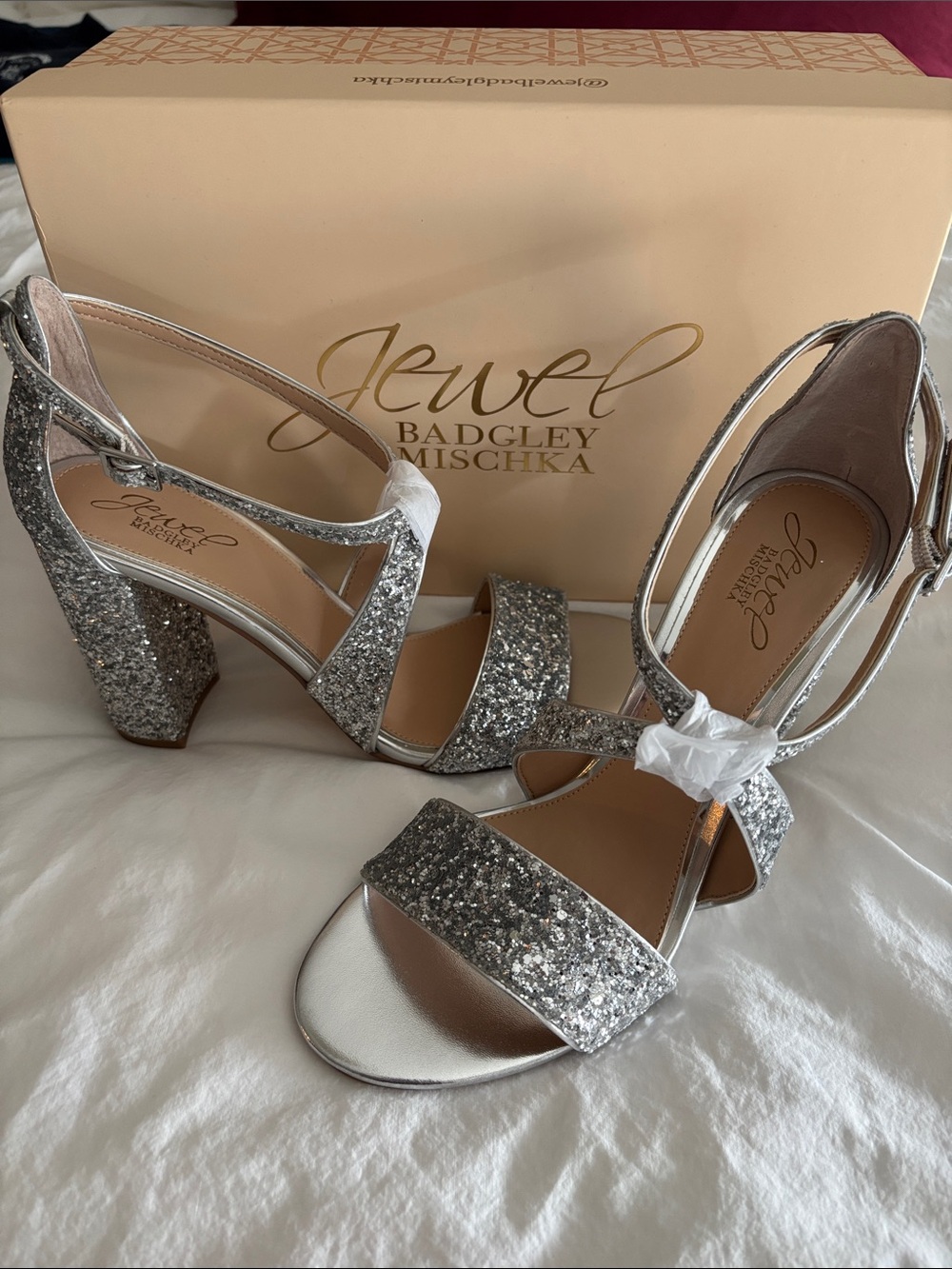 Jewel Badgley Mischka Silver Glitter Block Heel Sandals